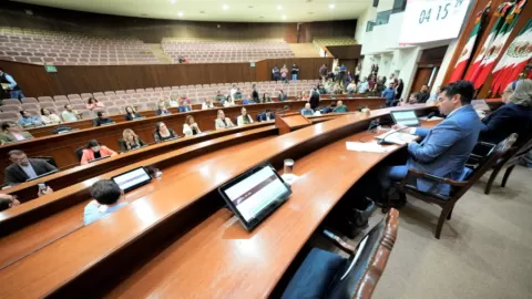 Congreso de Sinaloa expresa solidaridad con el diputado Sergio Torres y la diputada Elizabeth Montoya, víctimas de atentado en Culiacán