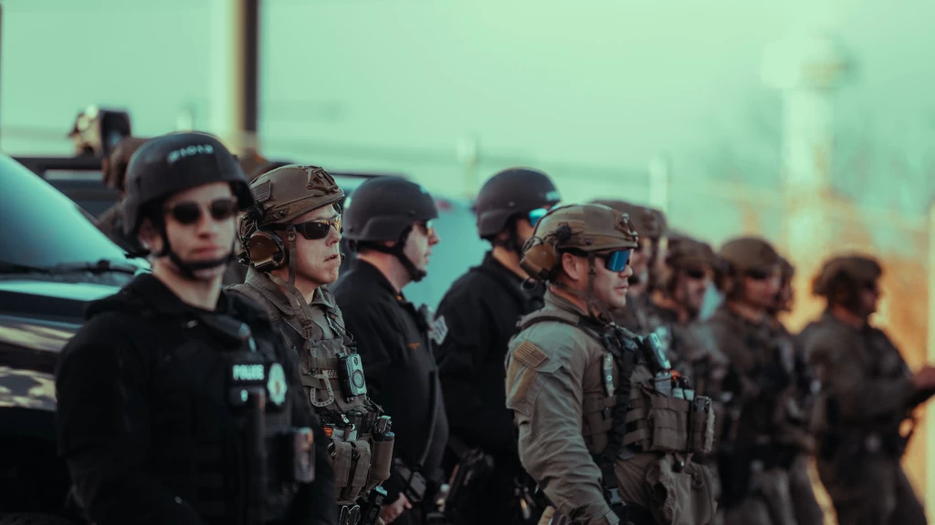 San Diego: Arrestos de Inmigración se Disparan un 1500%, Desatando Patrullas Comunitarias y Debate sobre Antecedentes Penales