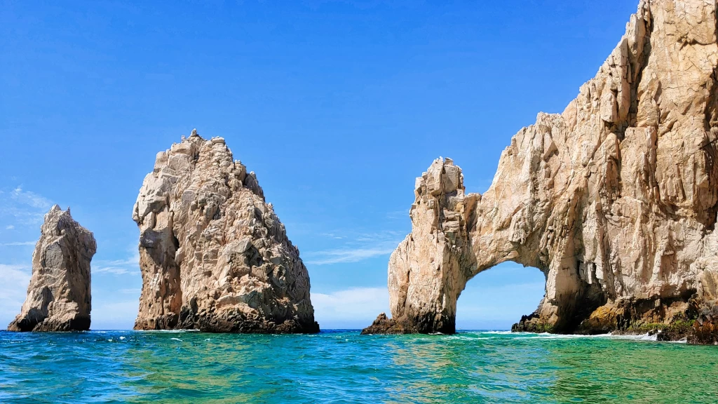Baja California Sur Aumenta Impuesto al Turista en 2026: Impacto en Viajeros y Destinos Clave