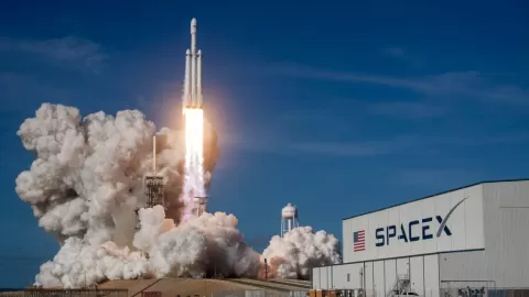 SpaceX en la Mira: Evalúa Mega-Fusión con Tesla o xAI Previo a su Histórica Salida a Bolsa en 2026