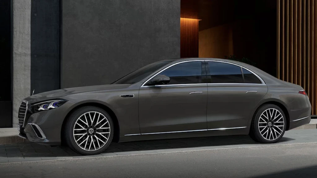 Nuevo Mercedes Clase S 2026: Lujo Redefinido con Tecnología Electrificada, Chasis Inteligente e Iluminación Digital Avanzada