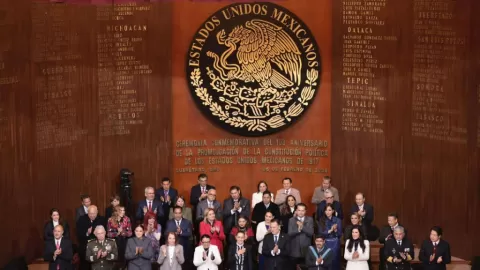 Asiste gobernador Rocha Moya a la conmemoración del 109 Aniversario de la Constitución, en Querétaro, encabezada por la presidenta Claudia Sheinbaum