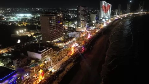 Más de 550 mil personas disfrutan el primer gran desfile del Carnaval Internacional de Mazatlán 2026