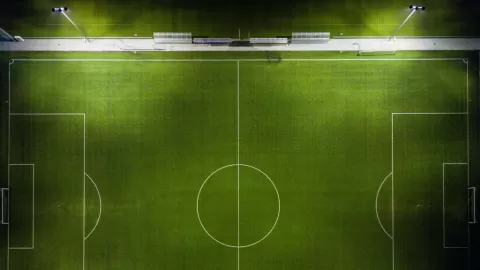 ¡Fútbol EN VIVO! Agenda Completa del Lunes 16 de Febrero de 2026: Clásico Tapatío, LaLiga, Serie A y más. Dónde Ver Partidos en México.