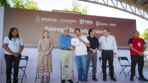 Concluyó entrega del programa “Nuestro Tianguis” en apoyo a 1,200 tianguistas sinaloenses