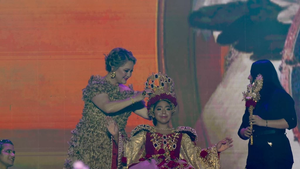 Música, baile y diversión en la coronación de Eileen I como Reina Infantil del Carnaval de Mazatlán