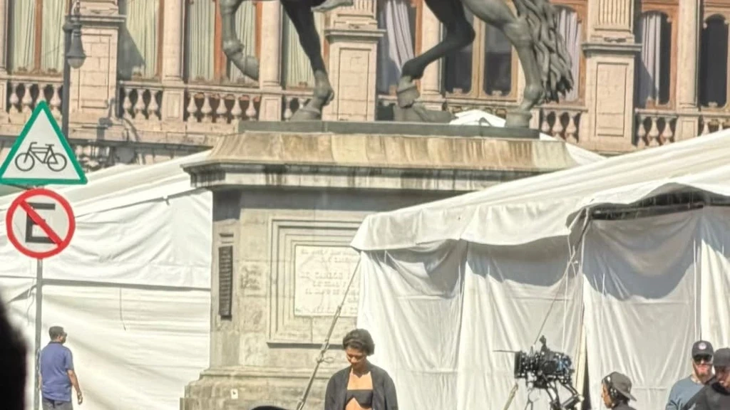 Zendaya Desata Frenesí en el Zócalo de CDMX: Rumores de Filmación Encienden la Capital Mexicana