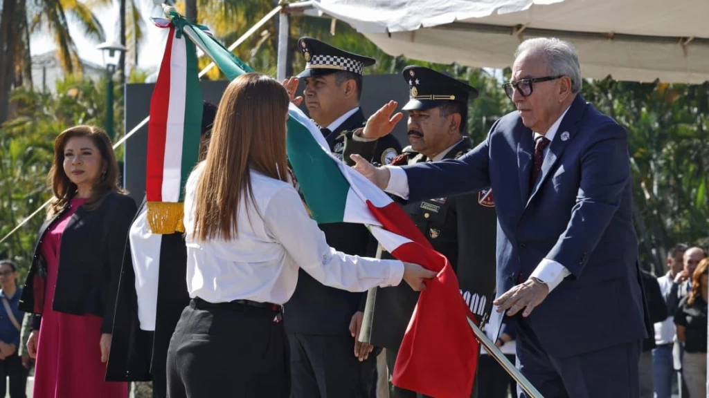 Encabeza Gobernador Rocha la conmemoración del Día de la Bandera