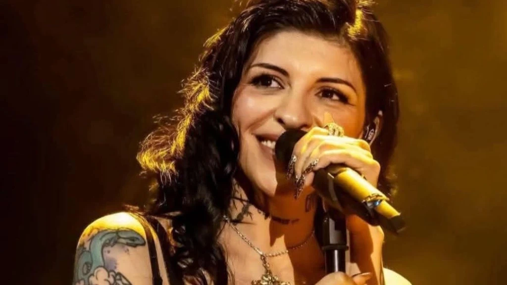 Cazzu Se Mantiene Firme y Explica su 'Tiradera' ante Polémico Mensaje de Christian Nodal por 'Rosita'