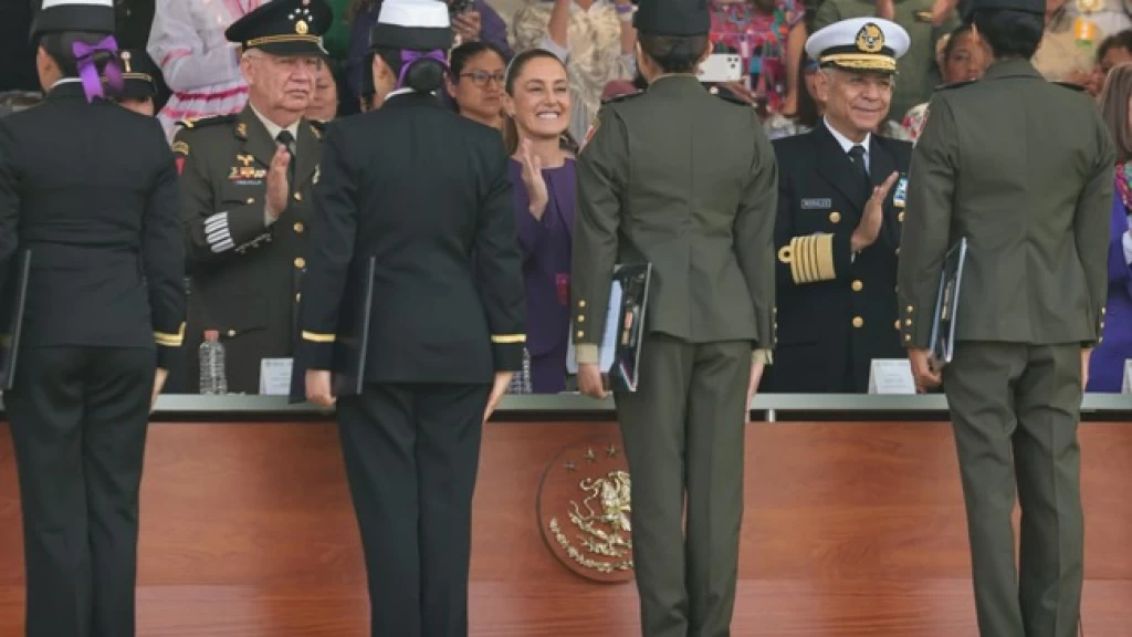 Presidenta conmemora Día Internacional de la Mujer en homenaje a las mujeres de las Fuerzas Armadas