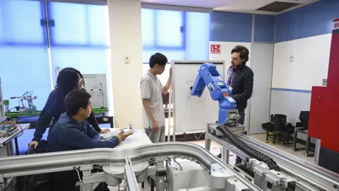 Revolución Laboral: ChatGPT Revela las Carreras del Futuro con Mayor Demanda