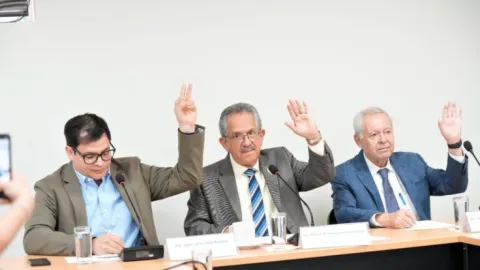 Comisión de Educación, Ciencia y Tecnología aprueba dictamen para fortalecer el uso responsable de dispositivos electrónicos en las escuelas