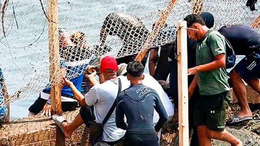Crisis Sin Precedentes en España: Miles de Migrantes Desbordan la Frontera y Generan un Colapso Humanitario