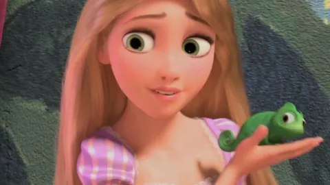 Primer Vistazo del Live Action de 'Enredados': Así Lucen Teagan Croft como Rapunzel y Milo Manheim como Flynn Rider
