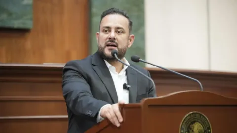 Coinciden diputados en priorizar el bienestar de la niñez frente al uso de celulares en las escuelas