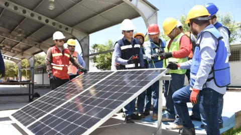 ICATSIN Impulsa el Futuro Laboral en Sinaloa: Capacitación de Vanguardia en Energías Renovables, Movilidad Eléctrica e IA
