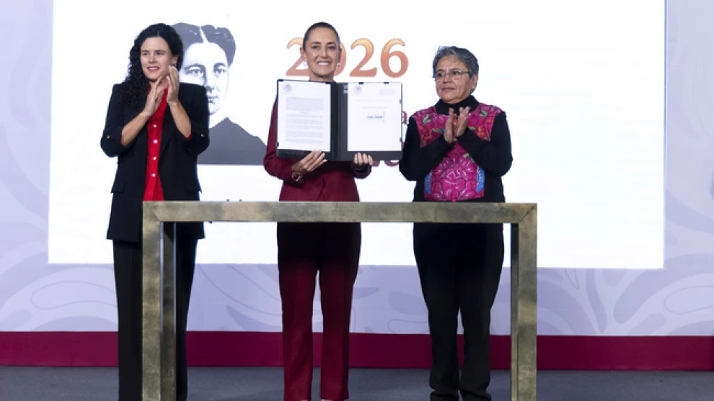 Presidenta Claudia Sheinbaum firma decreto para fortalecer la transparencia en el Gobierno de México