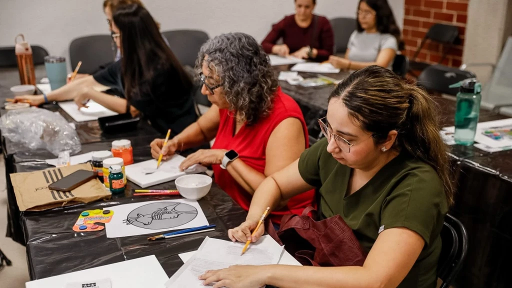 DIF Sinaloa: Arte y Cultura Unen Raíces Indígenas en Taller de Arteterapia “Raíces en el Lienzo”