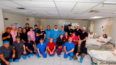 Ocho Mujeres Vencedoras del Cáncer de Mama Reciben Reconstrucción Mamaria Gratuita en Sinaloa