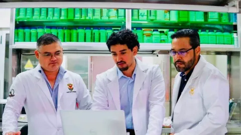 Joven Sinaloense Revoluciona Tratamiento del Cáncer de Mama Metastásico con "Biopsia Virtual" en Europa