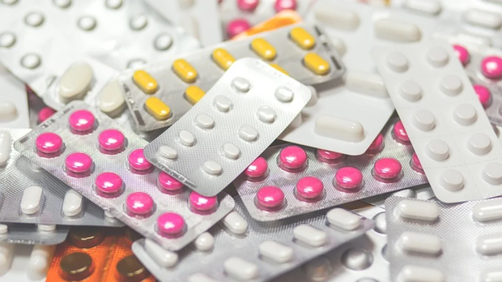 Automedicación en México y Argentina: Una Bomba de Tiempo Silenciosa que Amenaza la Salud Pública