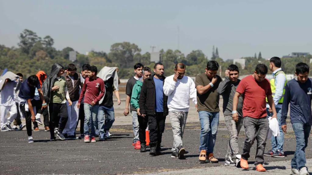 EE.UU. Desvía Deportaciones: Miles de Mexicanos Enviados a Guatemala y Honduras