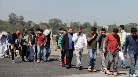 EE.UU. Desvía Deportaciones: Miles de Mexicanos Enviados a Guatemala y Honduras