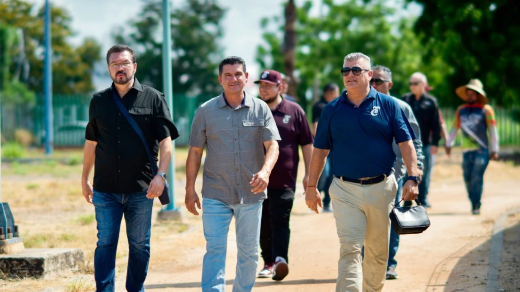 ISDE y Tomateros de Culiacán Alistan Campos de béisbol del CAR