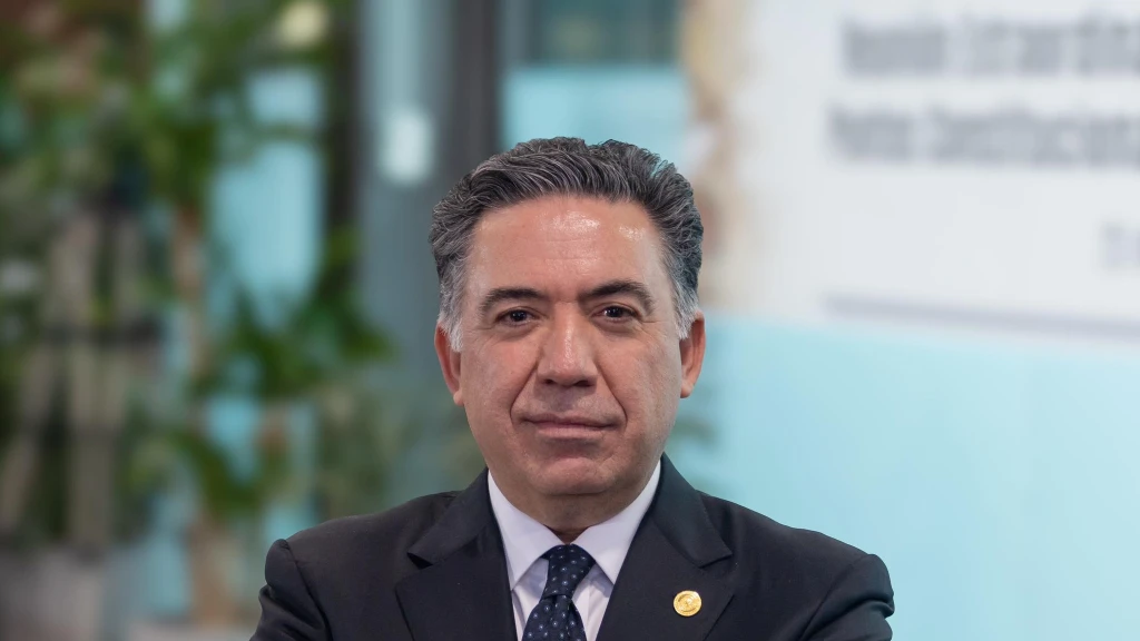 Enrique Inzunza rompe con Morena en el Senado y se declara Independiente
