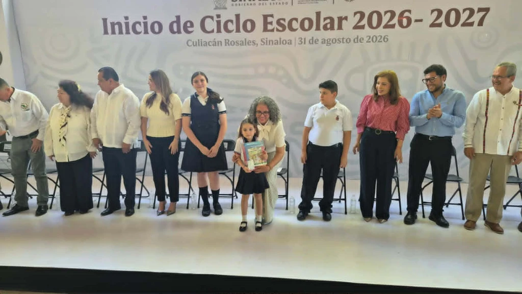 Gobernadora Graciela Domínguez Nava inaugura Ciclo Escolar