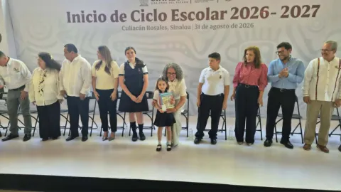 Gobernadora Graciela Domínguez Nava inaugura Ciclo Escolar