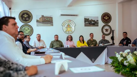 Gobernadora Graciela Domínguez Nava encabeza la Mesa de Construcción de Paz y Seguridad en el municipio de Choix