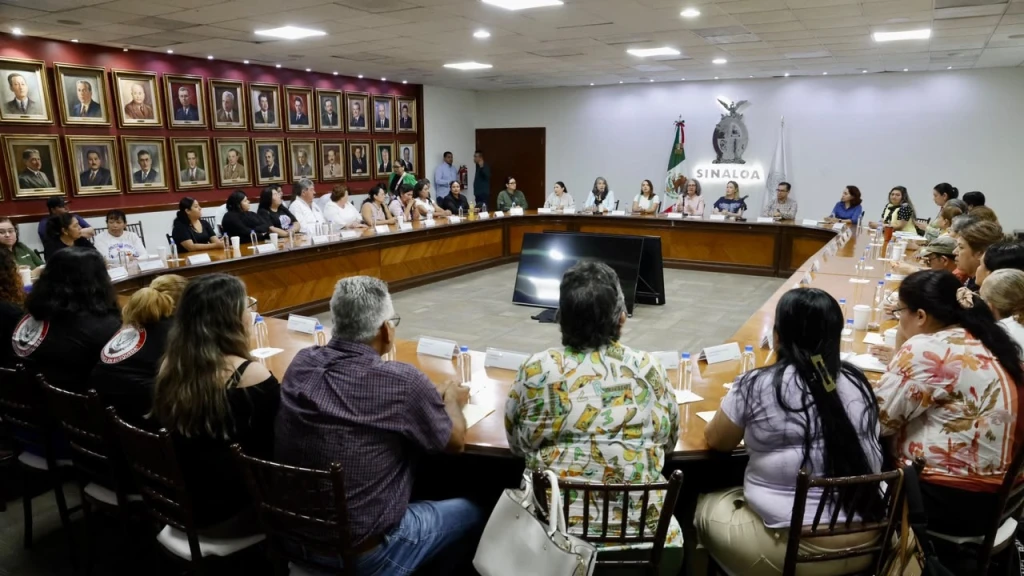 Gobernadora escucha a familias y colectivos de búsqueda de Sinaloa