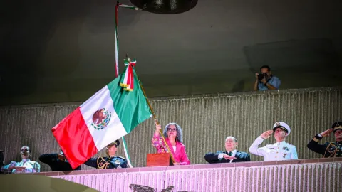 Graciela Domínguez Nava, primera mujer gobernadora de Sinaloa en conmemorar el aniversario del Grito de Independencia