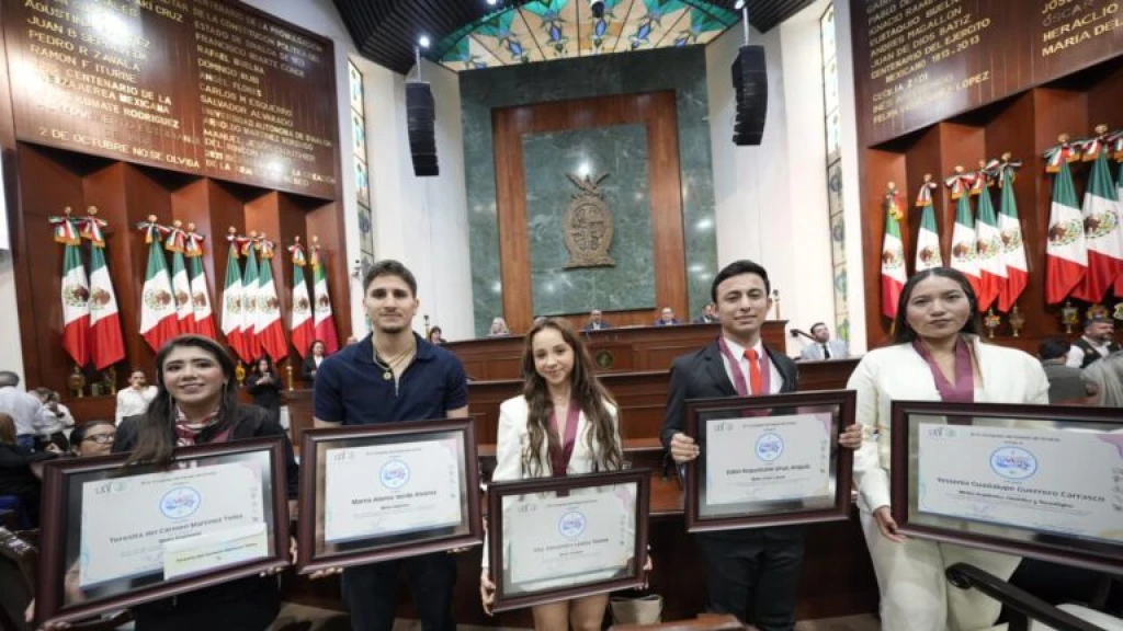 Entrega Congreso de Sinaloa Premio al Mérito Juvenil 2026