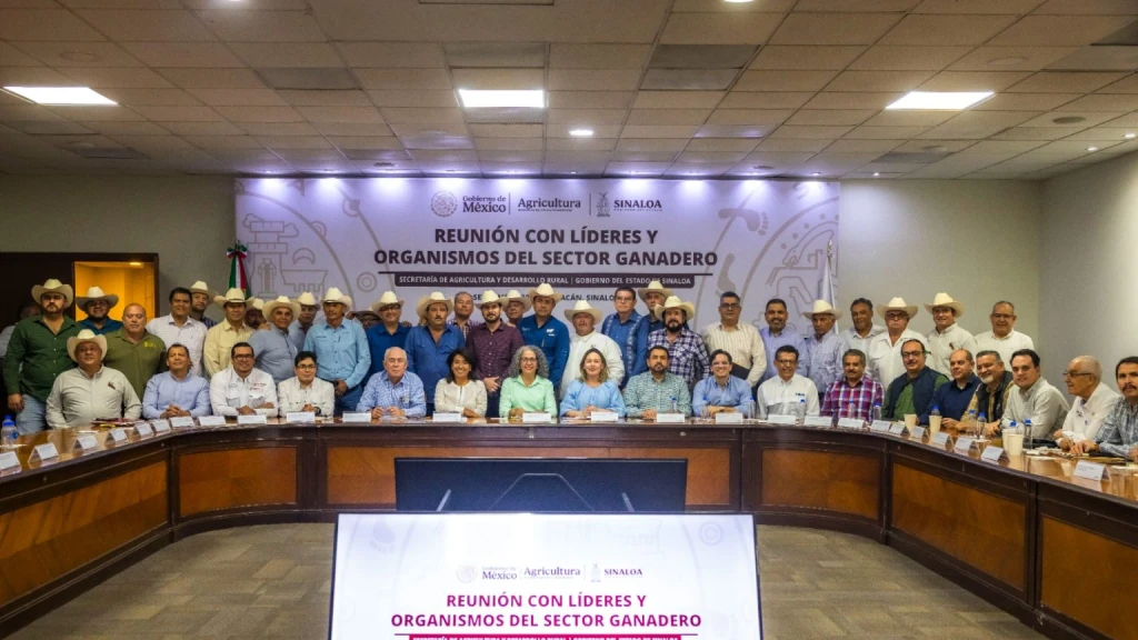 Establecen acuerdos en sanidad, trazabilidad y créditos para sector ganadero, en reunión con Gobernadora y titular de SADER