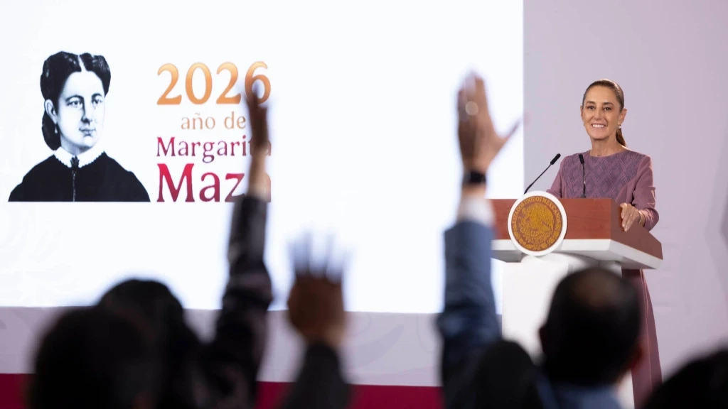Sheinbaum Elogia 'Pueblo', el Nuevo Libro de AMLO: "Una Forma Distinta de Hacer Política" en Conferencia Matutina