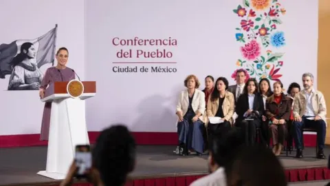 No hay sanción a memes ni a la sátira política, sino al delito de fraude utilizando un logotipo de gobierno: presidenta