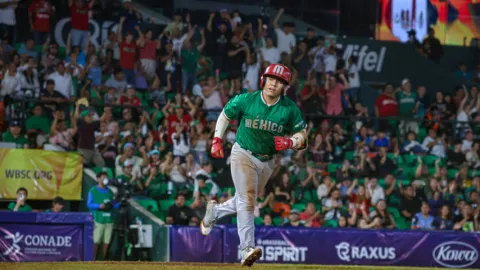Con remontada a Estados Unidos, México consigue triunfo en entradas extras en la Super Ronda del Mundial de Beisbol Sub-15