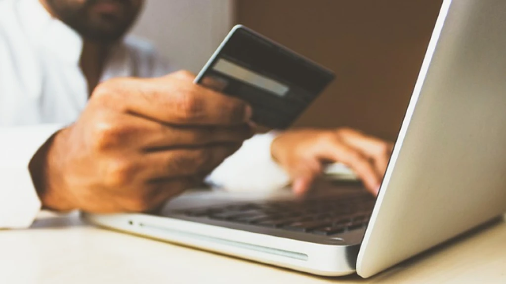 Del "tarjetazo" a la culpa: Profeco advierte sobre la oniomanía, el riesgo de la adicción a las compras