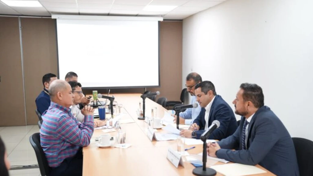 Analiza Comisión de Comunicaciones y Obras Públicas áreas de oportunidad para fortalecer la legislación estatal