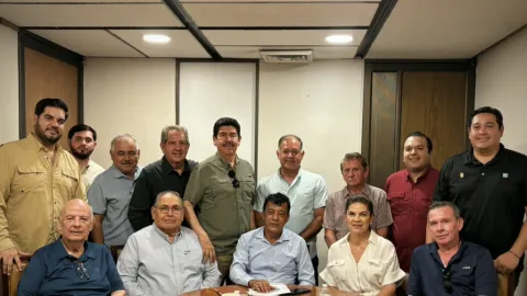 Constructores acuerdan trabajar en unidad con el nuevo Secretario de Obras, Manuel Acosta Bernal
