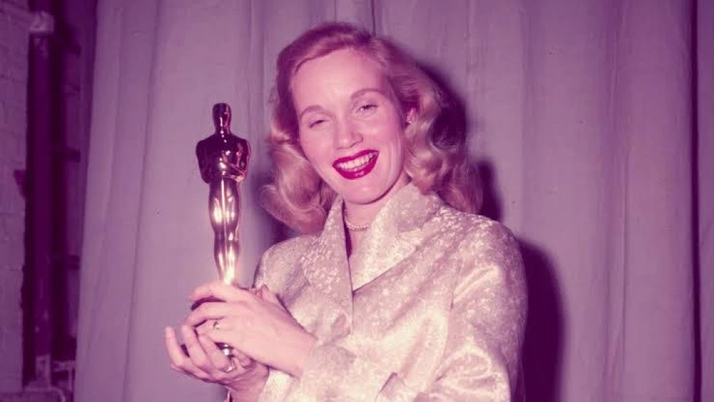 Fallece a los 102 años Eva Marie Saint, la actriz ganadora del Oscar y que cautivó con Hitchcock y en 'Superman'