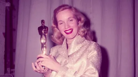 Fallece a los 102 años Eva Marie Saint, la actriz ganadora del Oscar y que cautivó con Hitchcock y en 'Superman'