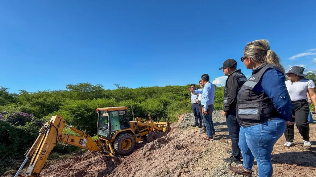 Dan seguimiento a obras para beneficiar a 600 familias en La Pitahayita