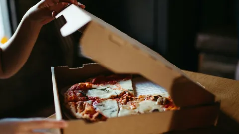 México: la Cocina en Casa Disminuye, Pizza y Antojitos Mexicanos Lideran Pedidos a Domicilio