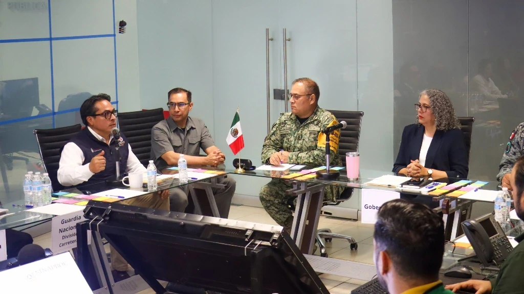 Sinaloa en Alerta Amarilla: Gobernadora Encabeza Estrategia ante el Avance del Huracán Simón