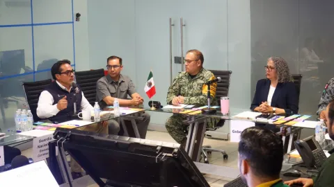 Sinaloa en Alerta Amarilla: Gobernadora Encabeza Estrategia ante el Avance del Huracán Simón