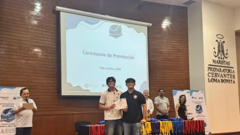 Estudiante de la UAS conquista el oro en el primer Concurso Internacional de Hidrocohetes