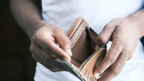 Estrés Financiero Agobia a Más de un Tercio de Adultos en México